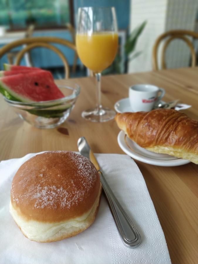 Hotel Greta B&B Ріміні Екстер'єр фото