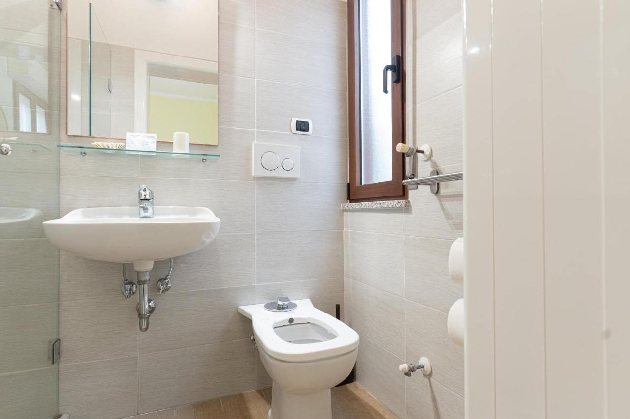 Hotel Greta B&B Ріміні Екстер'єр фото