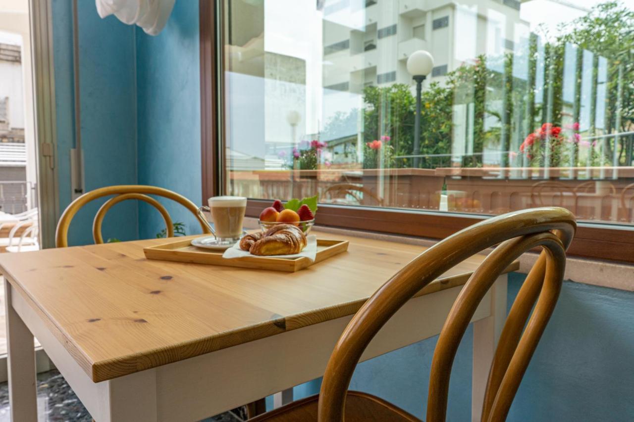 Hotel Greta B&B Ріміні Екстер'єр фото