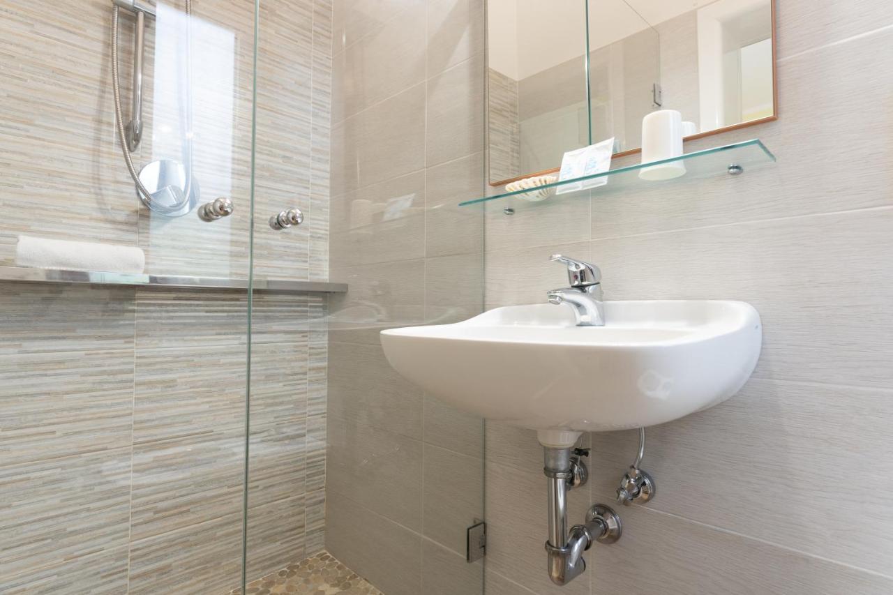 Hotel Greta B&B Ріміні Екстер'єр фото