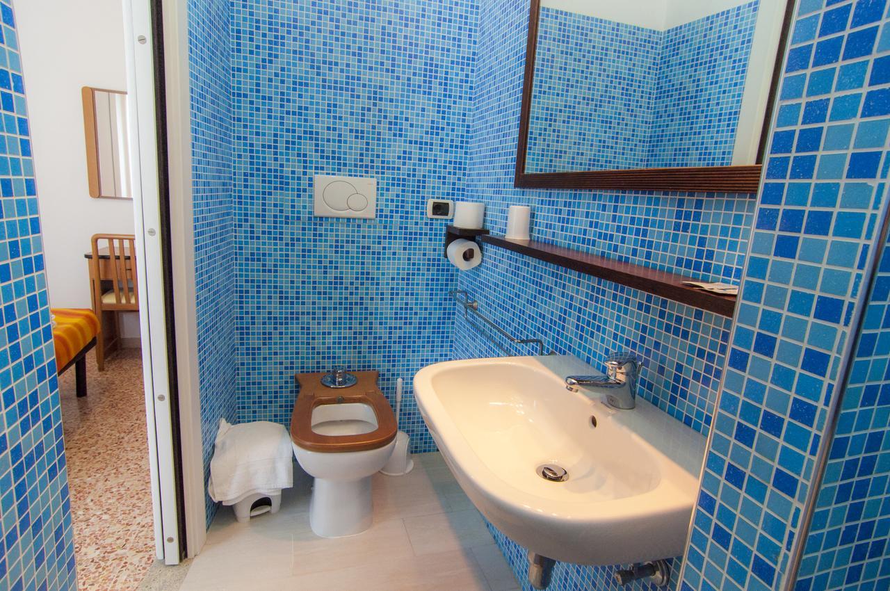 Hotel Greta B&B Ріміні Екстер'єр фото